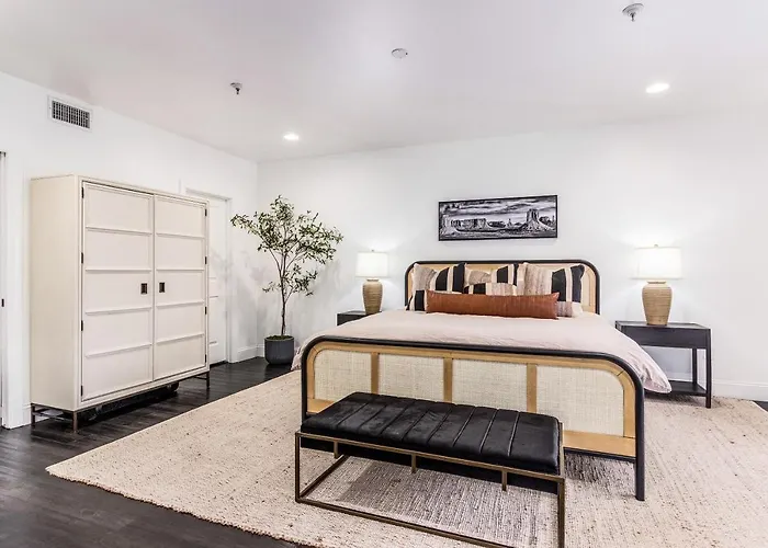 Live Above Shops And Restaurants In Oldtown Holiday home Scottsdale