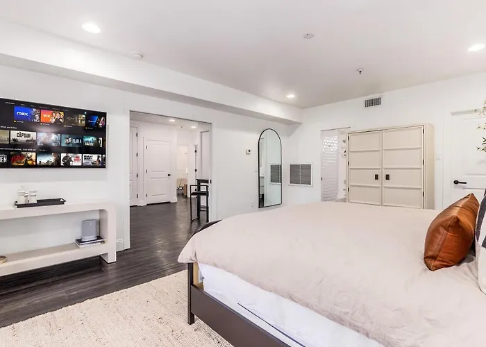 Live Above Shops And Restaurants In Oldtown Holiday home Scottsdale