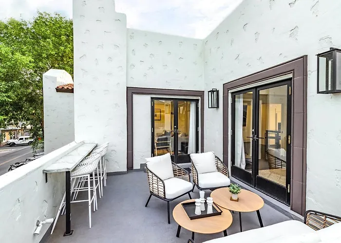 Live Above Shops And Restaurants In Oldtown Scottsdale
